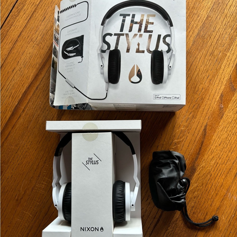 Nixon, The Stylus headphones